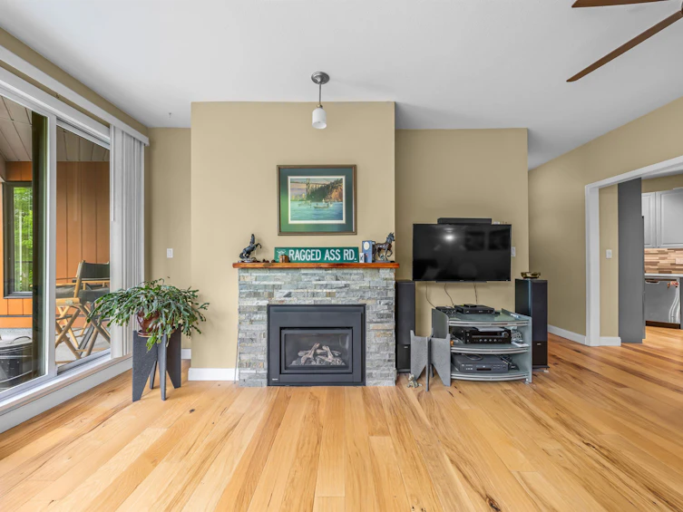 204-1150 Quayside Drive, New Westminster, BC, V3M 6E1 - 2