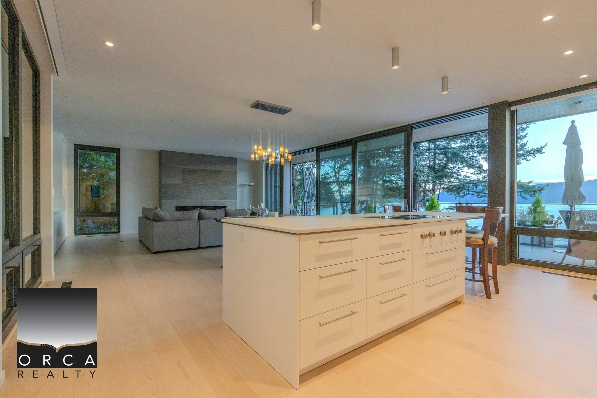 Main-8885 Lawrence Way, West Vancouver, BC, V7W 2T7 - 3