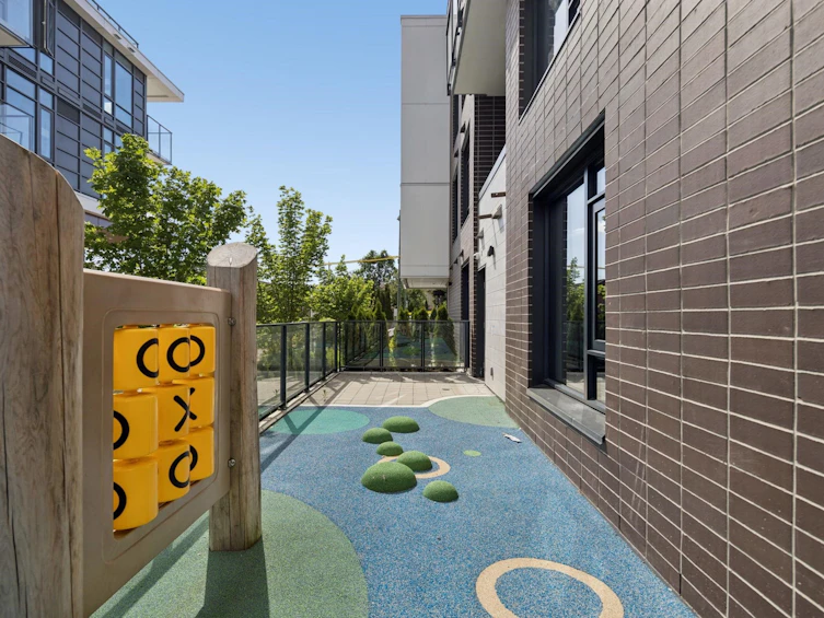 211-8398 Oak Street, Vancouver, BC, V6P 0L9 - 18