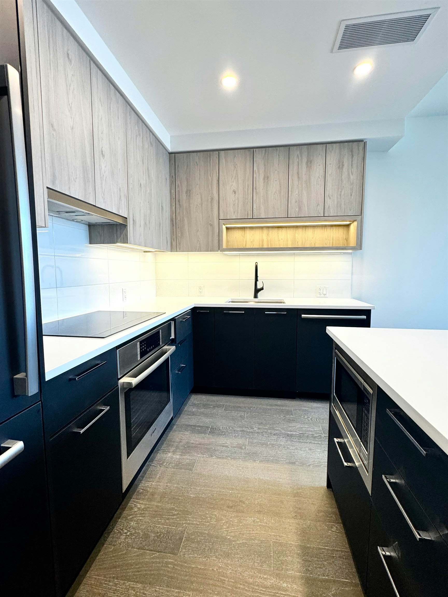 211-8398 Oak Street, Vancouver, BC, V6P 0L9 - 7