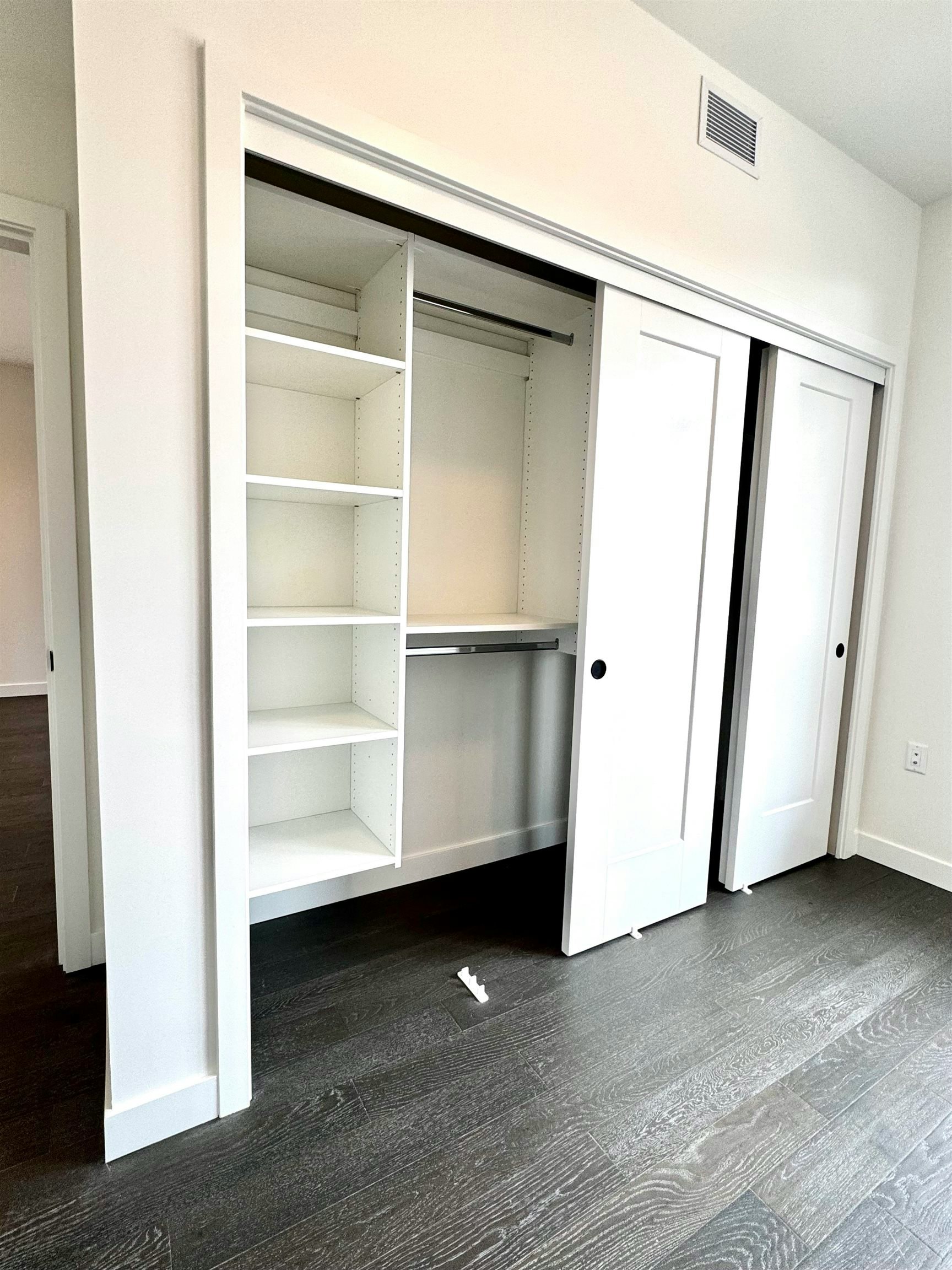 211-8398 Oak Street, Vancouver, BC, V6P 0L9 - 4