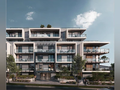 211-8398 Oak Street - 3
