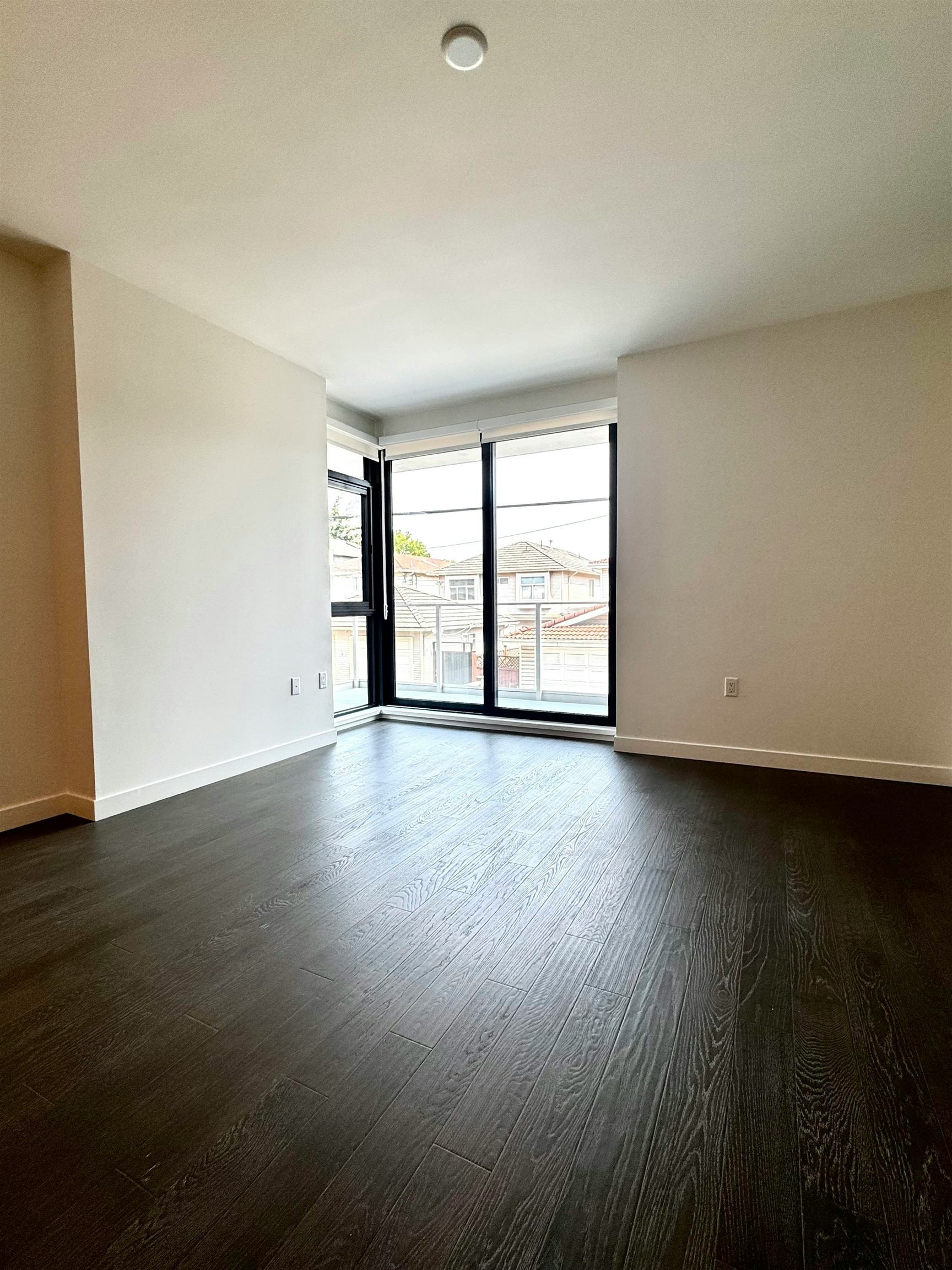 211-8398 Oak Street, Vancouver, BC, V6P 0L9 - 8