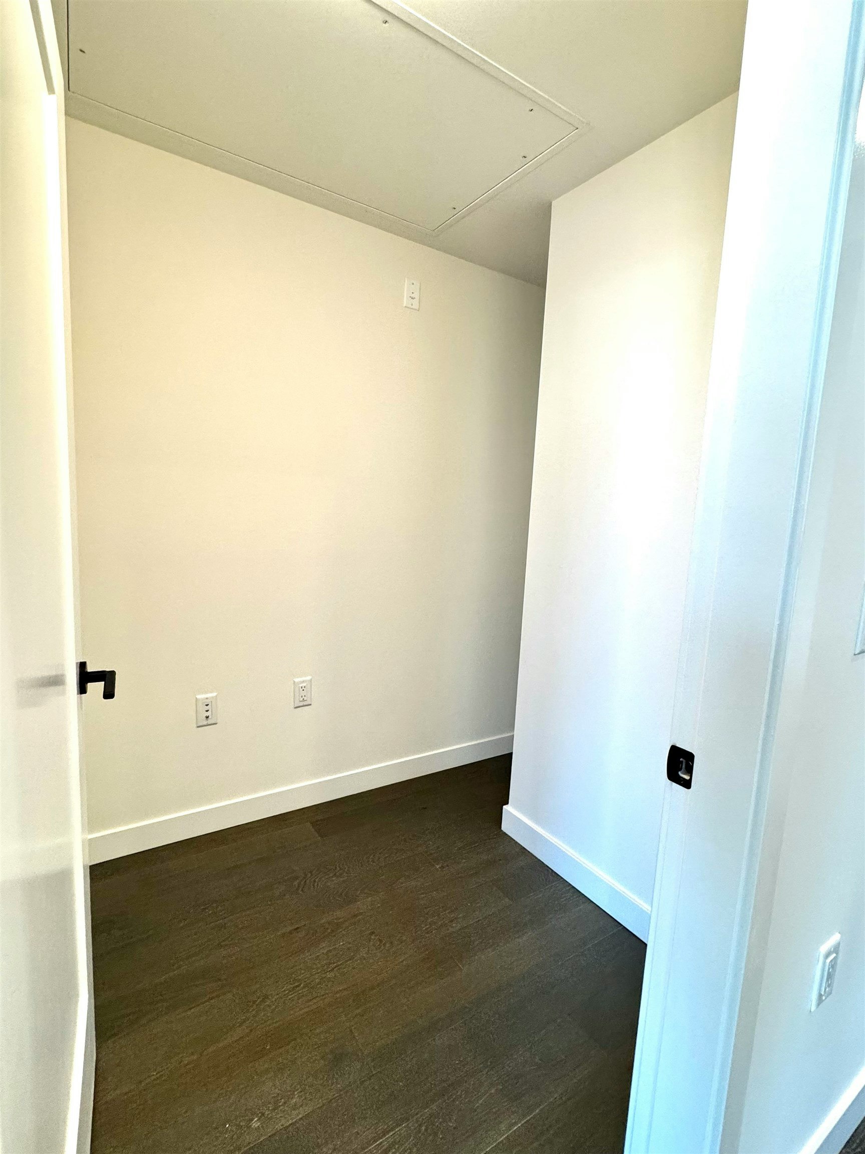 211-8398 Oak Street, Vancouver, BC, V6P 0L9 - 6