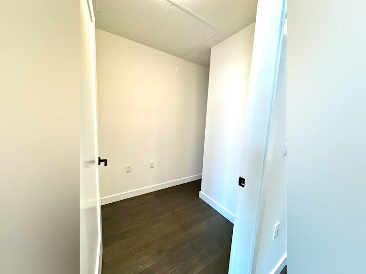 211-8398 Oak Street, Vancouver, BC, V6P 0L9 - 6