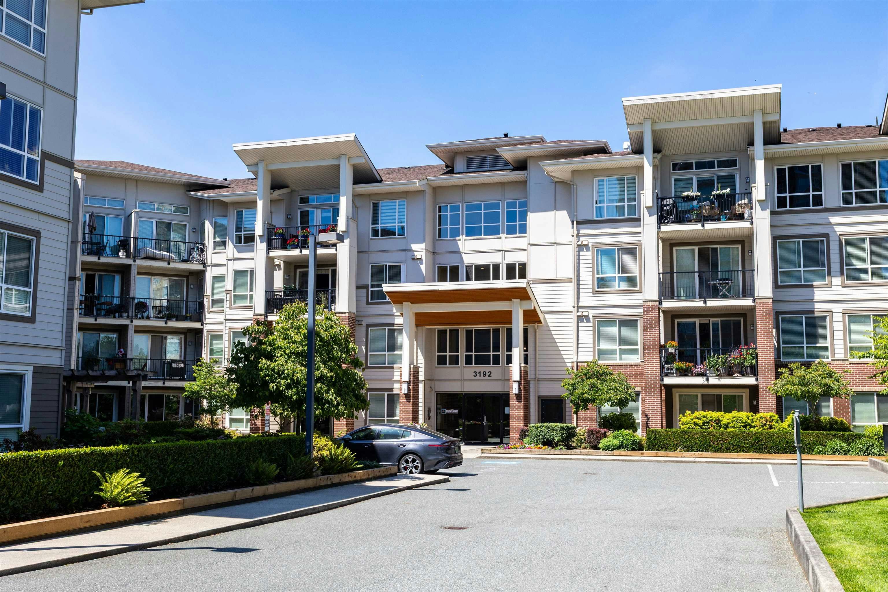 413-3192 Gladwin Road - 5
