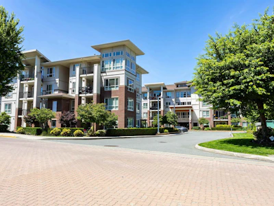 413-3192 Gladwin Road - 3