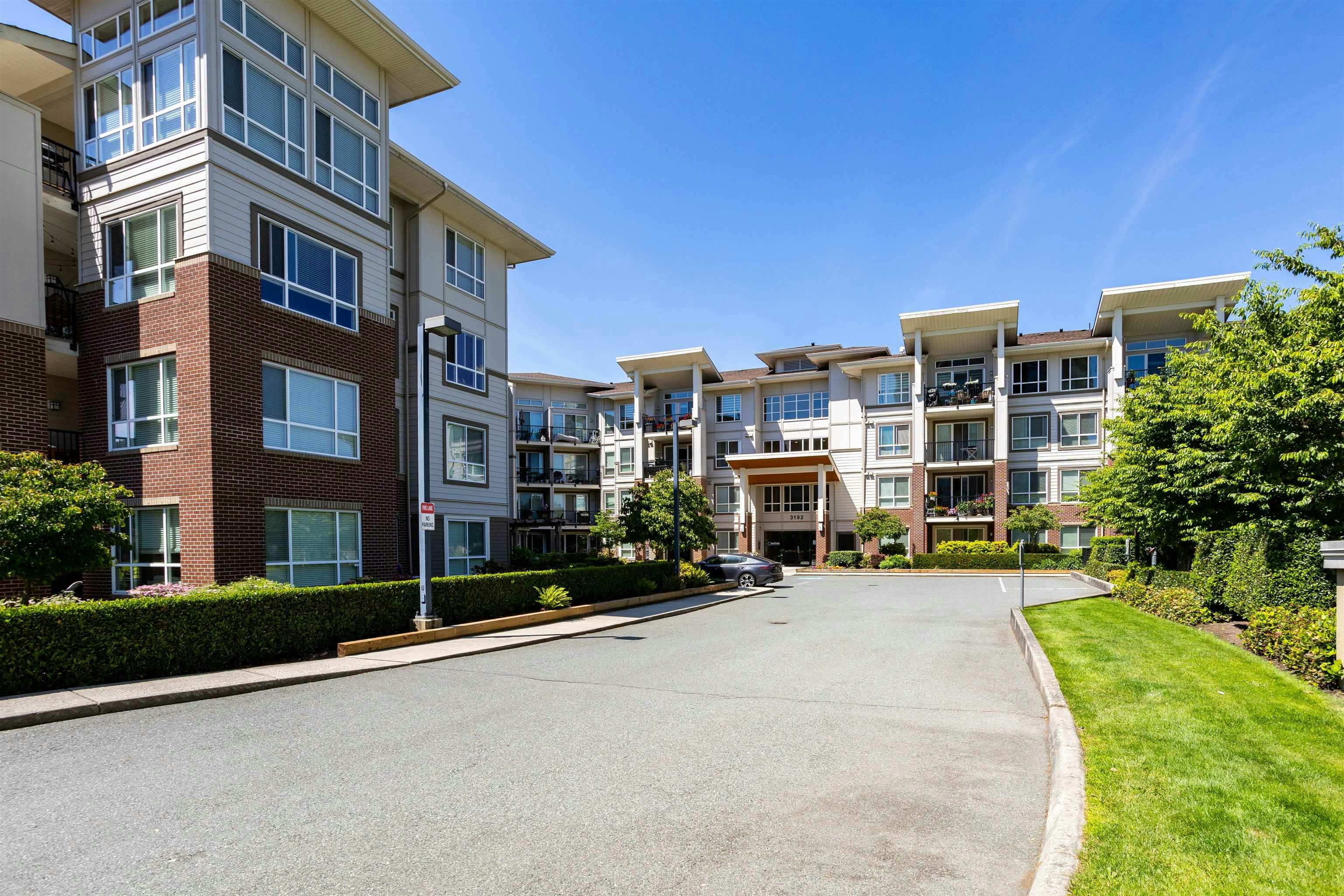 413-3192 Gladwin Road - 4