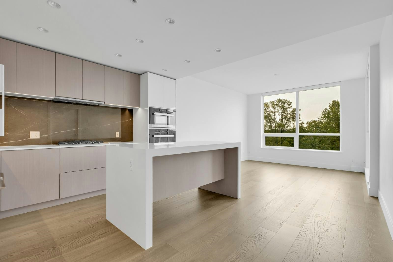 605-1632 Lions Gate Lane, North Vancouver, BC, V7P 0E2 - 3