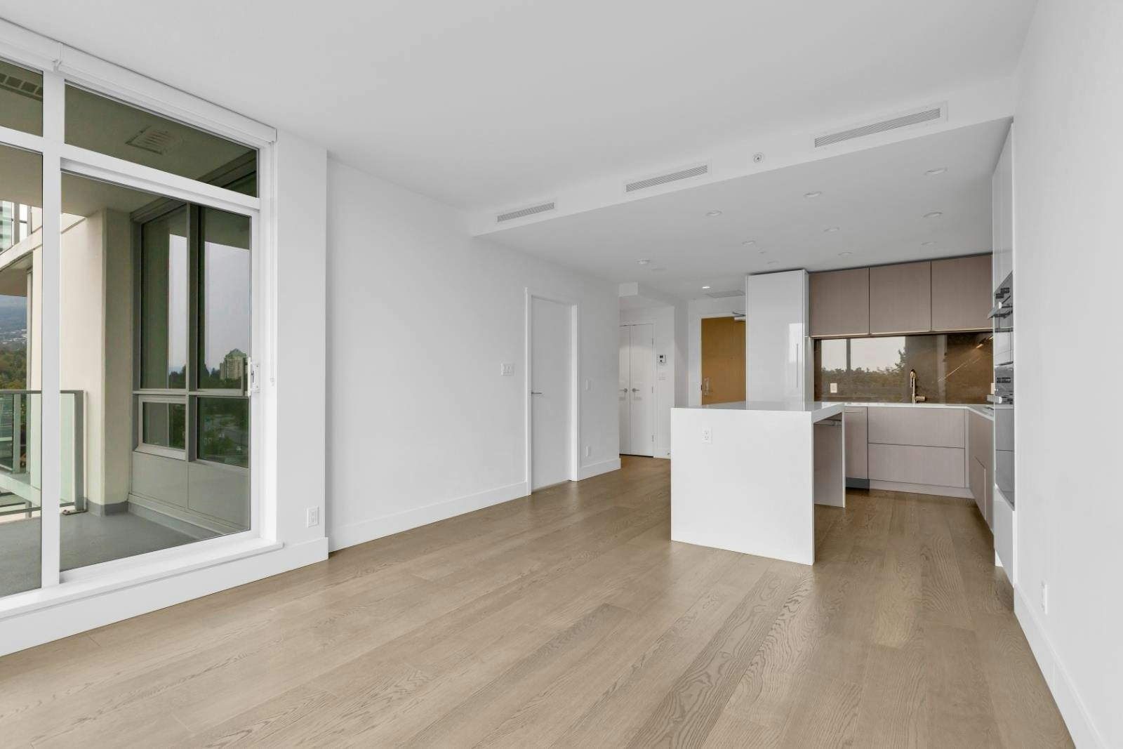605-1632 Lions Gate Lane, North Vancouver, BC, V7P 0E2 - 4