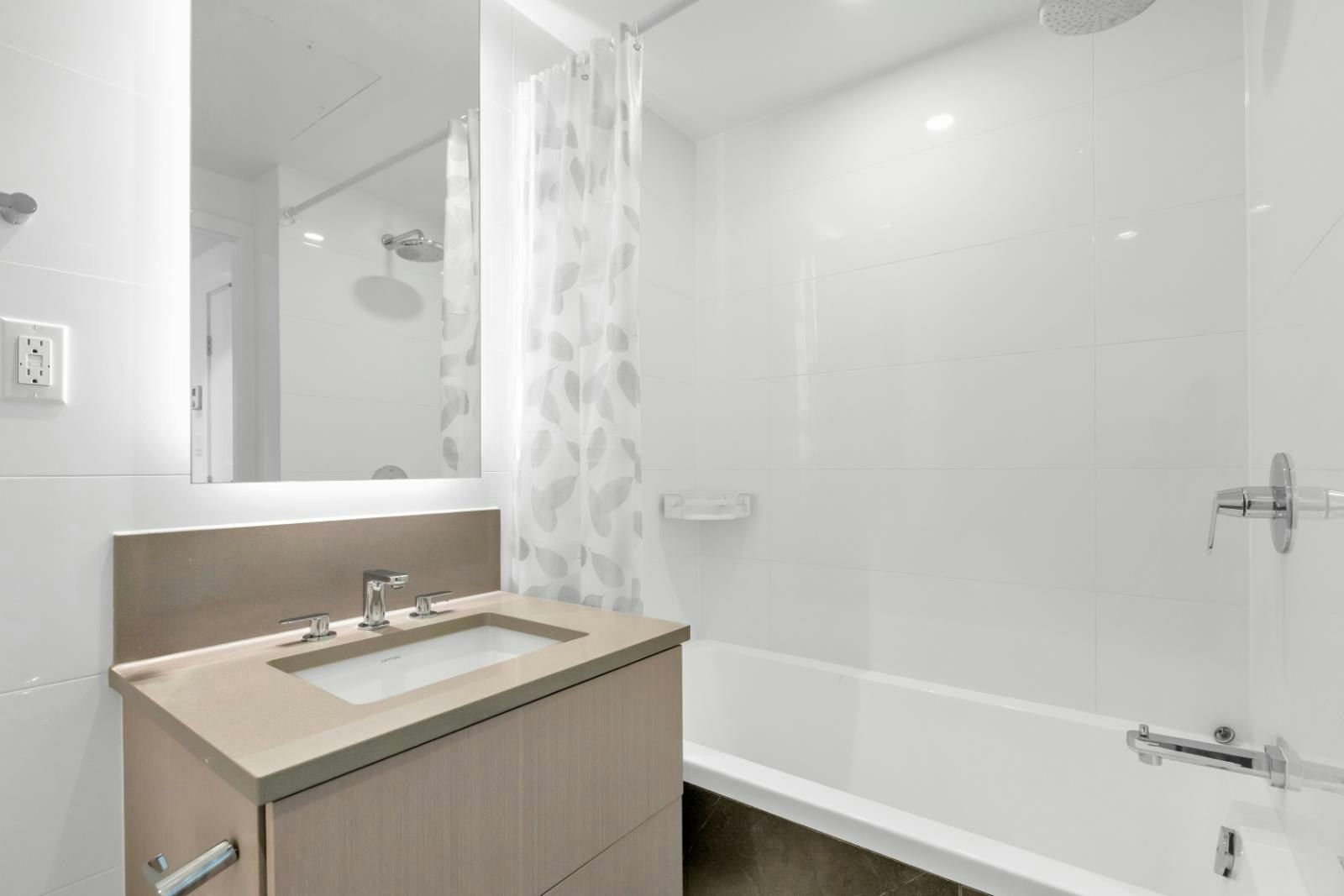 605-1632 Lions Gate Lane, North Vancouver, BC, V7P 0E2 - 10