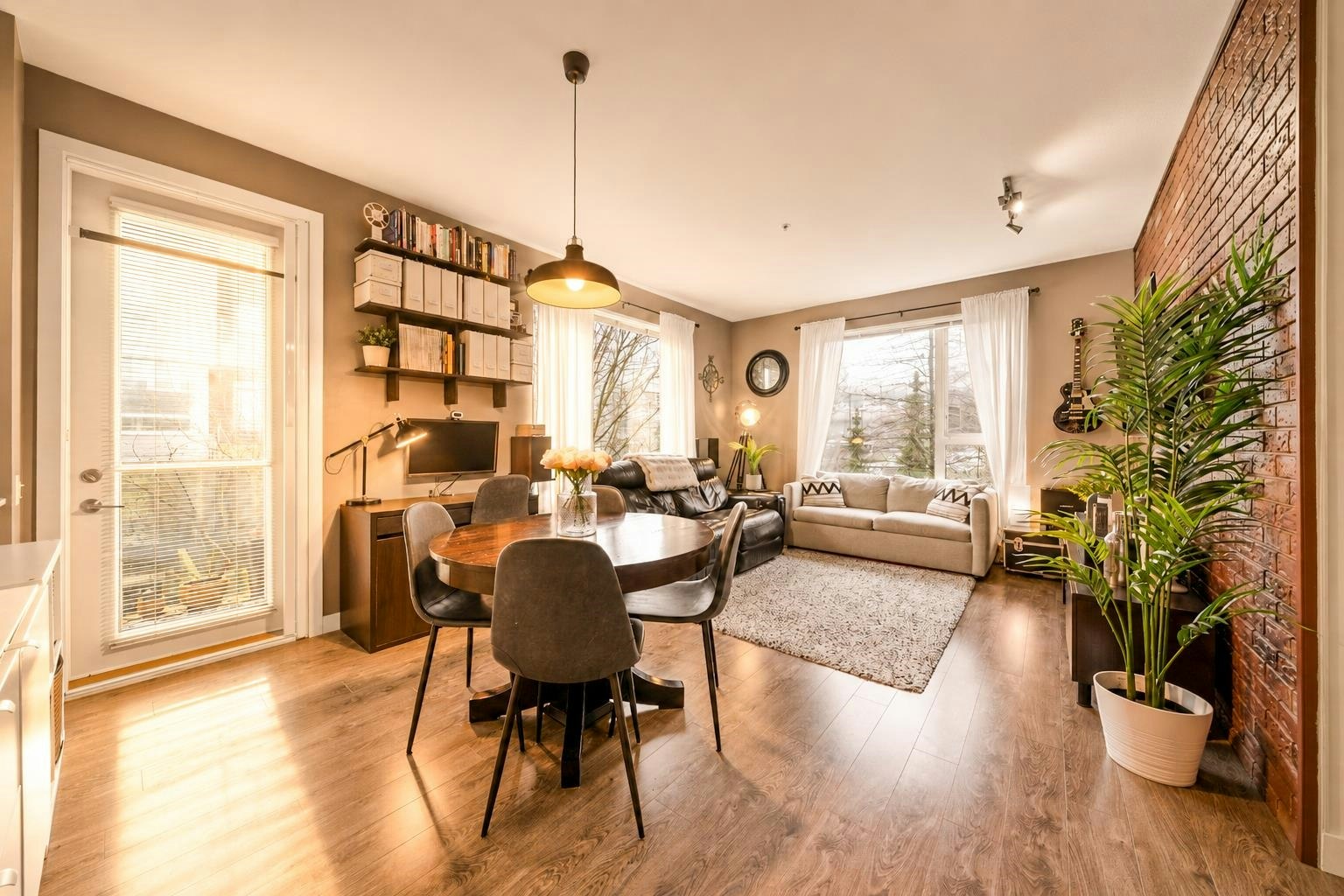 516-9250 University High Street, Burnaby, BC, V5A 0B3