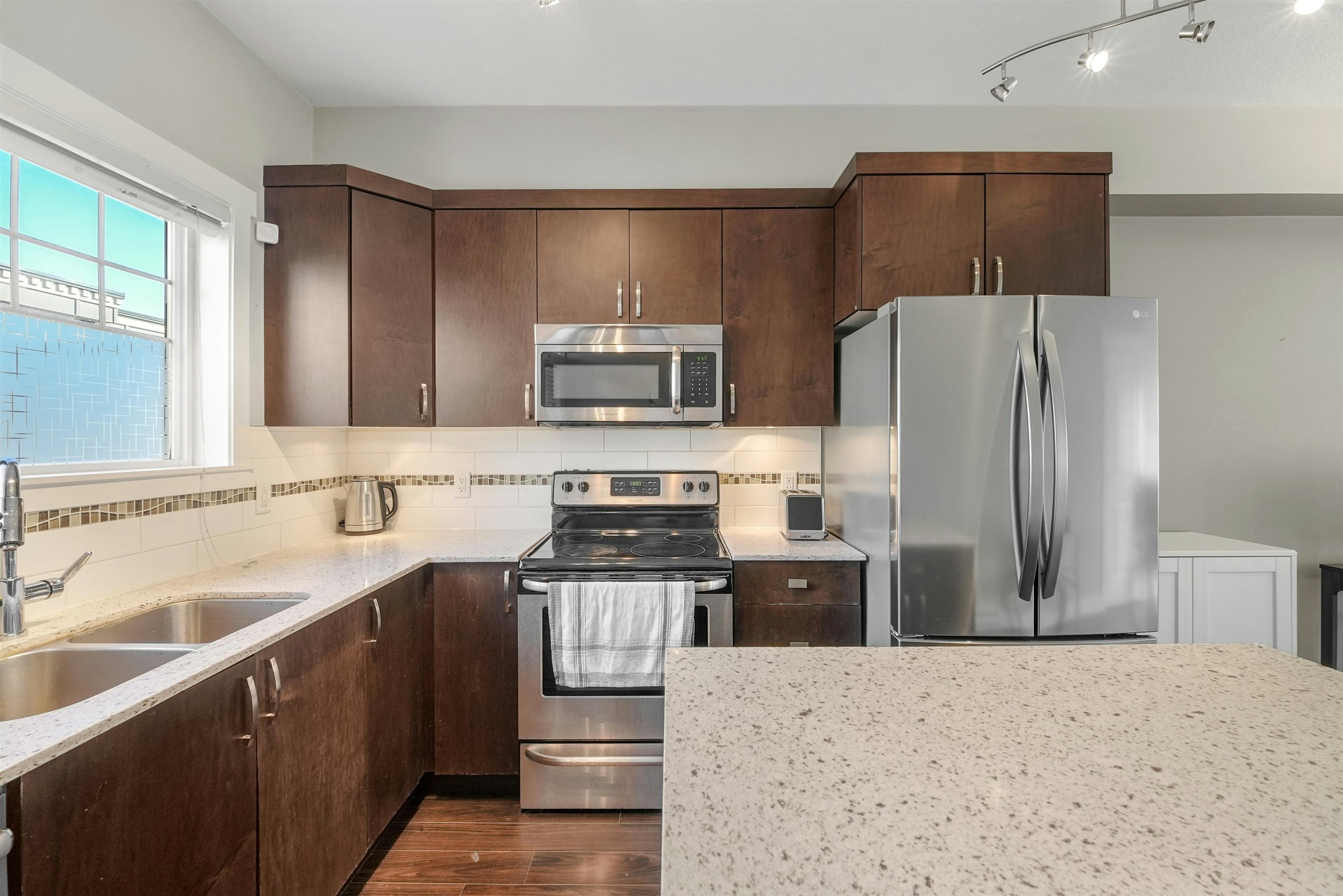1-838 Royal Avenue, New Westminster, BC, V3M 1J9 - 5