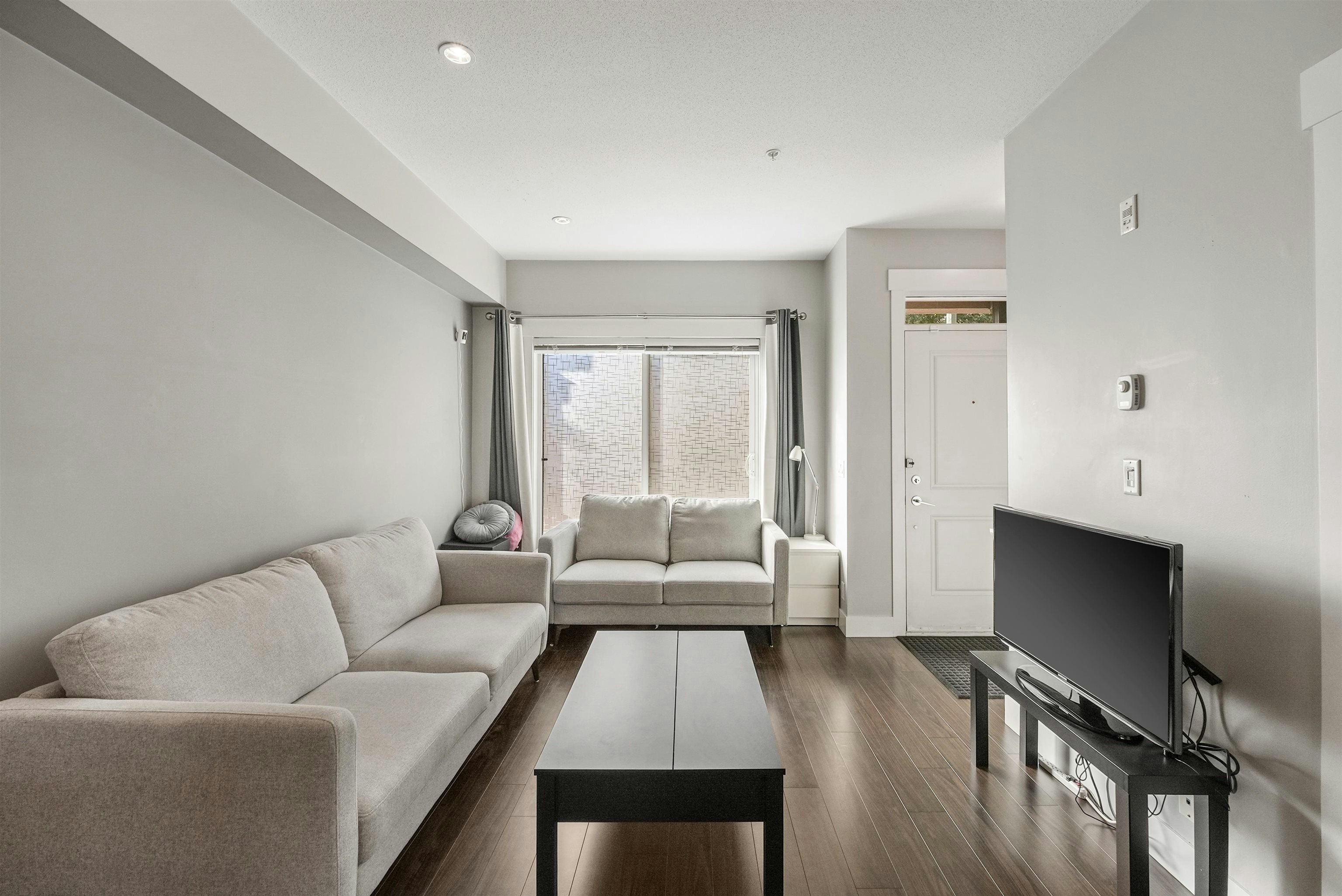 1-838 Royal Avenue - 5