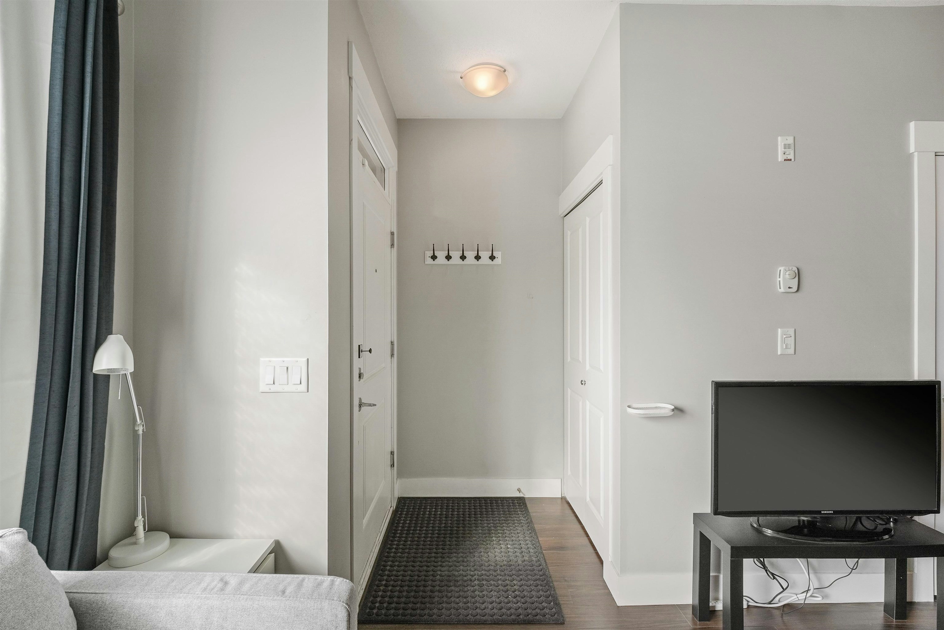 1-838 Royal Avenue - 3