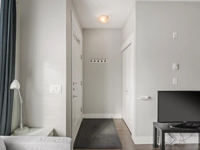 1-838 Royal Avenue - 3