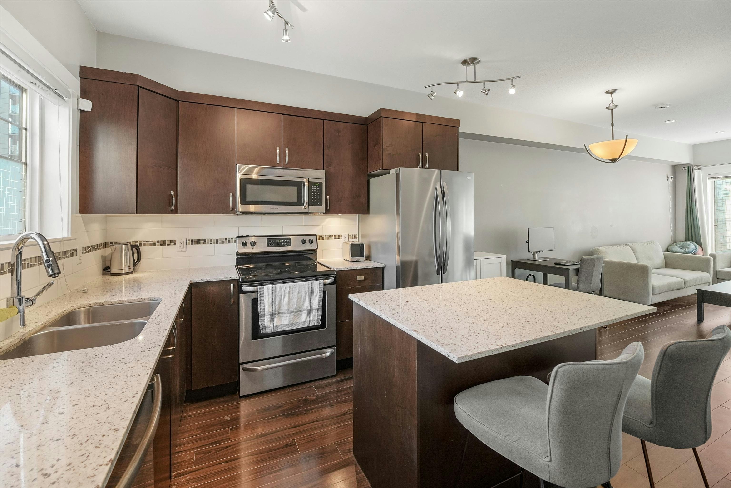 1-838 Royal Avenue, New Westminster, BC, V3M 1J9 - 6
