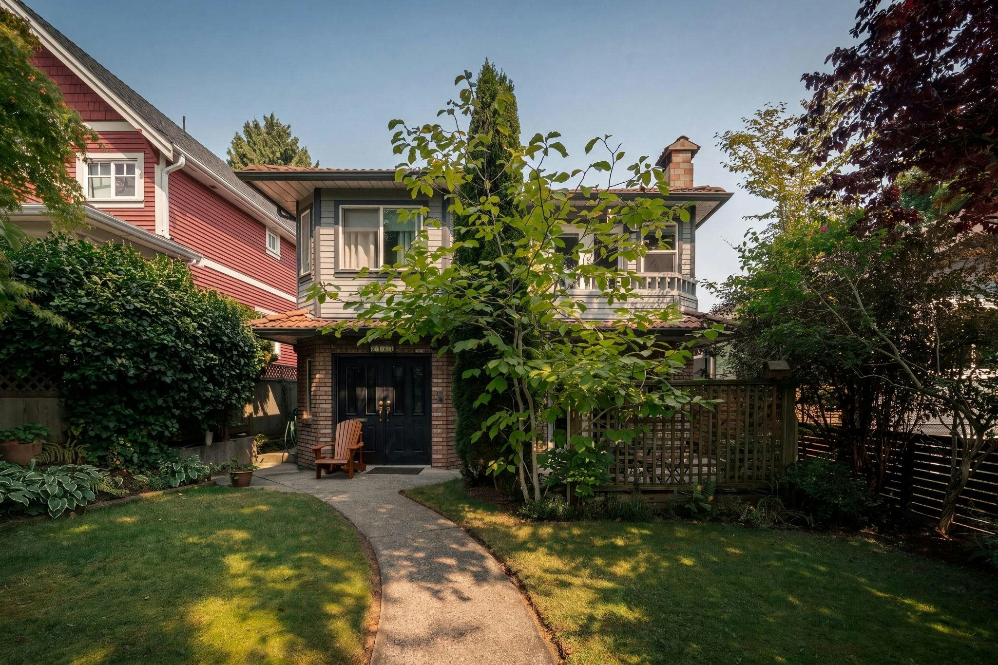 2183 Napier Street, Vancouver, BC, V5L 2P1