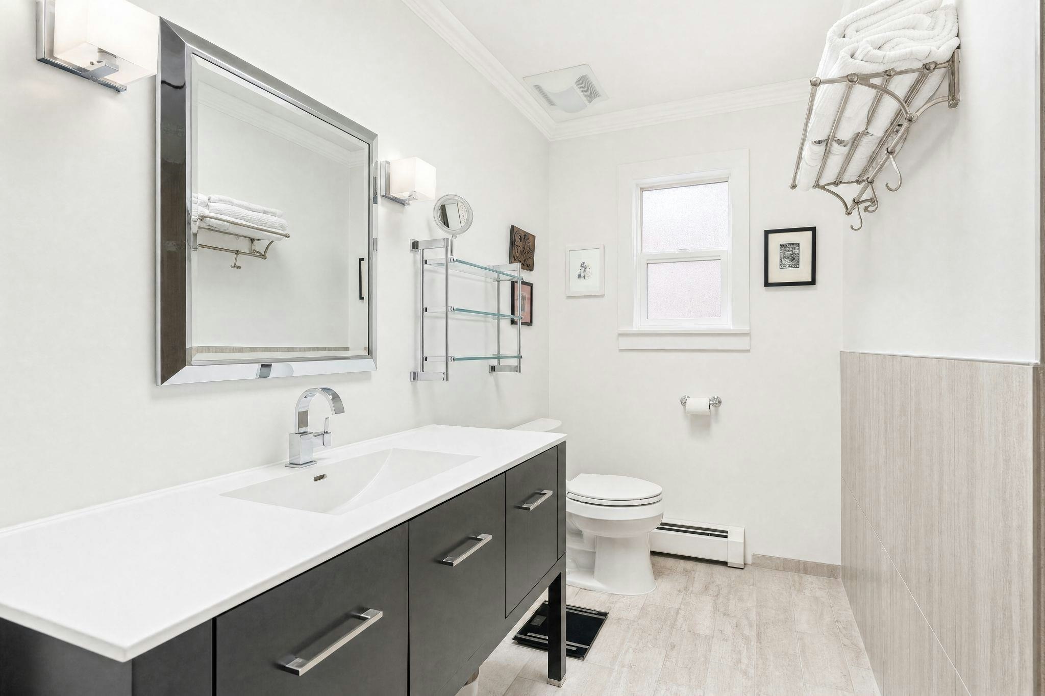 2183 Napier Street, Vancouver, BC, V5L 2P1 - 24