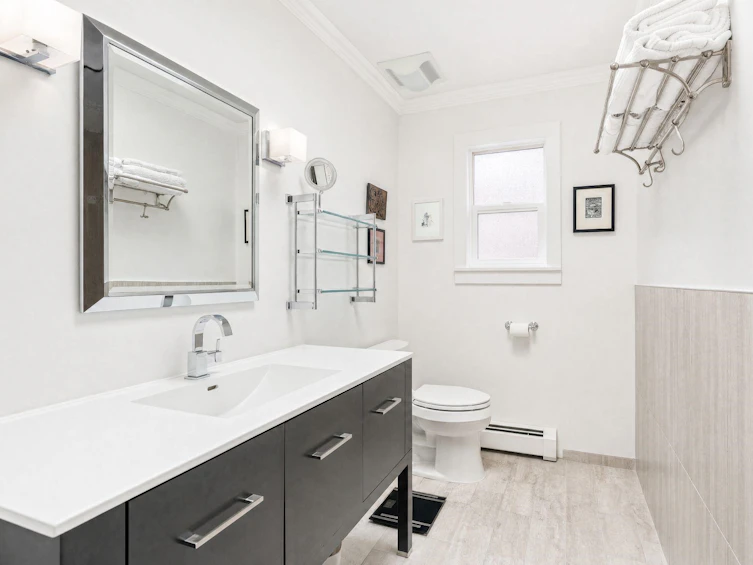 2183 Napier Street, Vancouver, BC, V5L 2P1 - 24