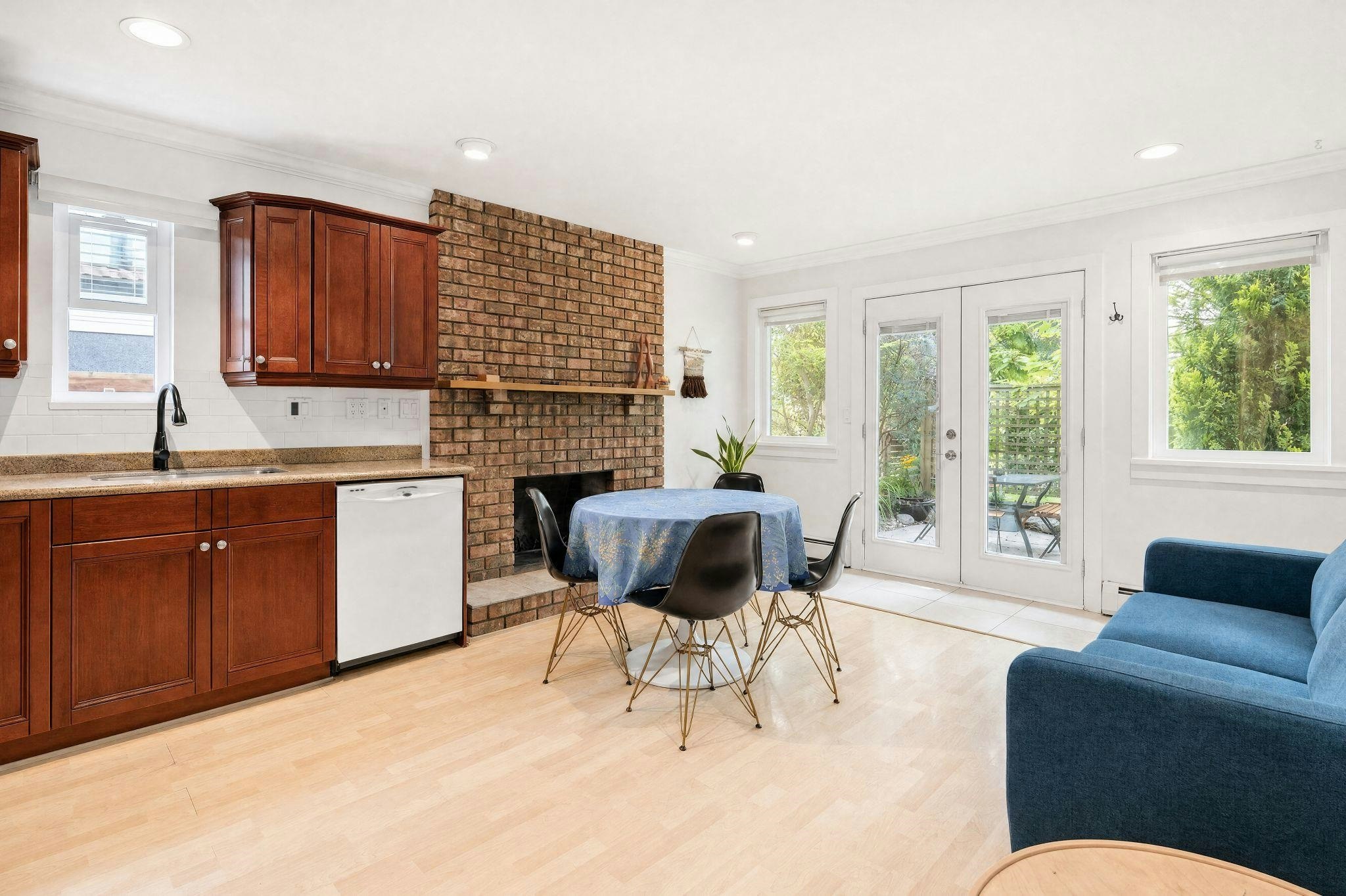 2183 Napier Street, Vancouver, BC, V5L 2P1 - 26