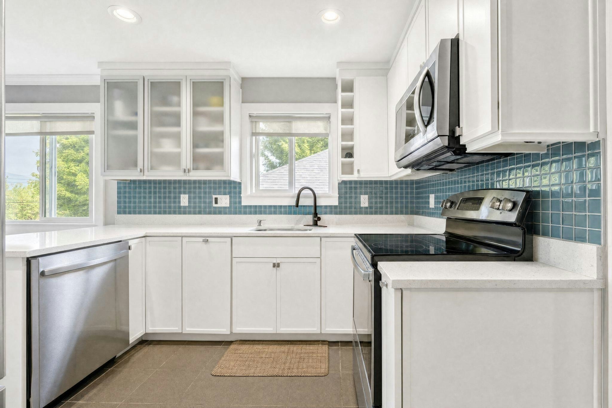 2183 Napier Street, Vancouver, BC, V5L 2P1 - 11
