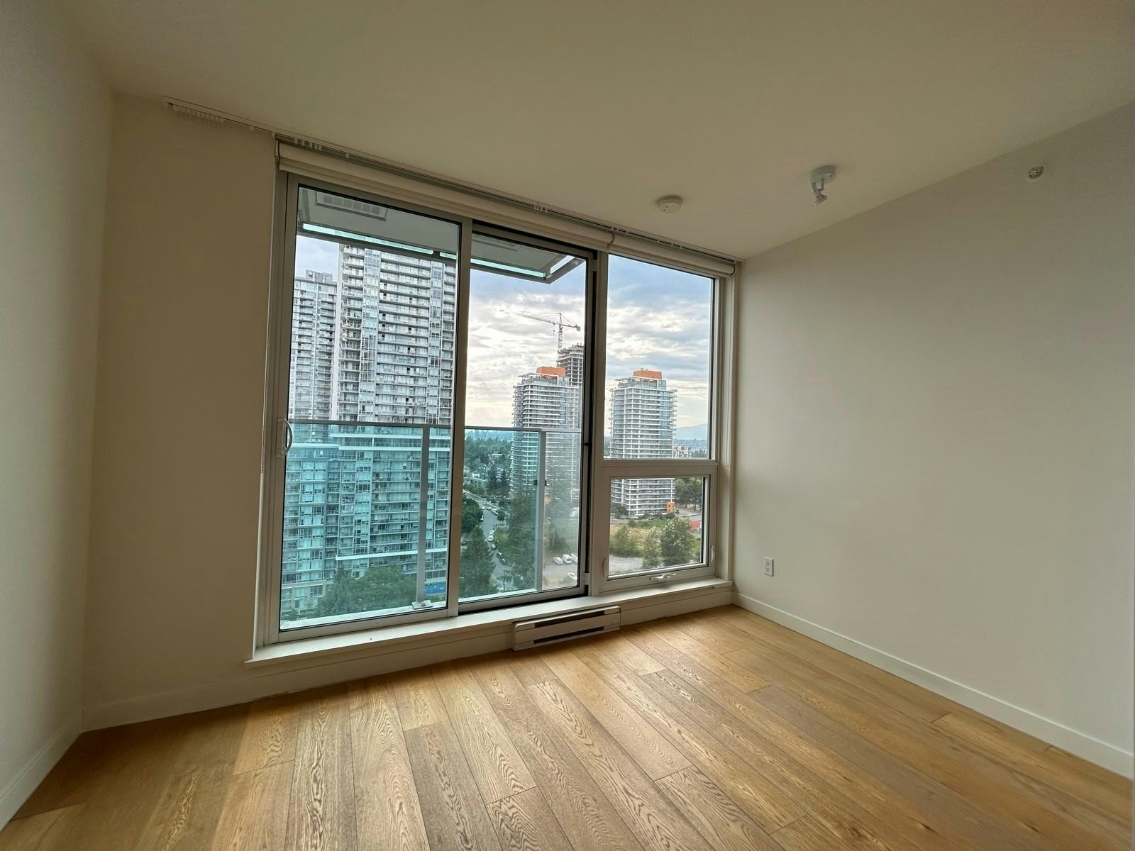 1903-13438 Central Avenue, Surrey, BC, V3T 0N2 - 4