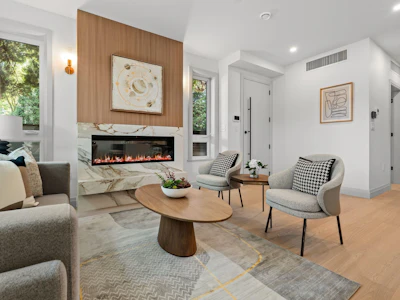4-1491 Devonshire Crescent - 4