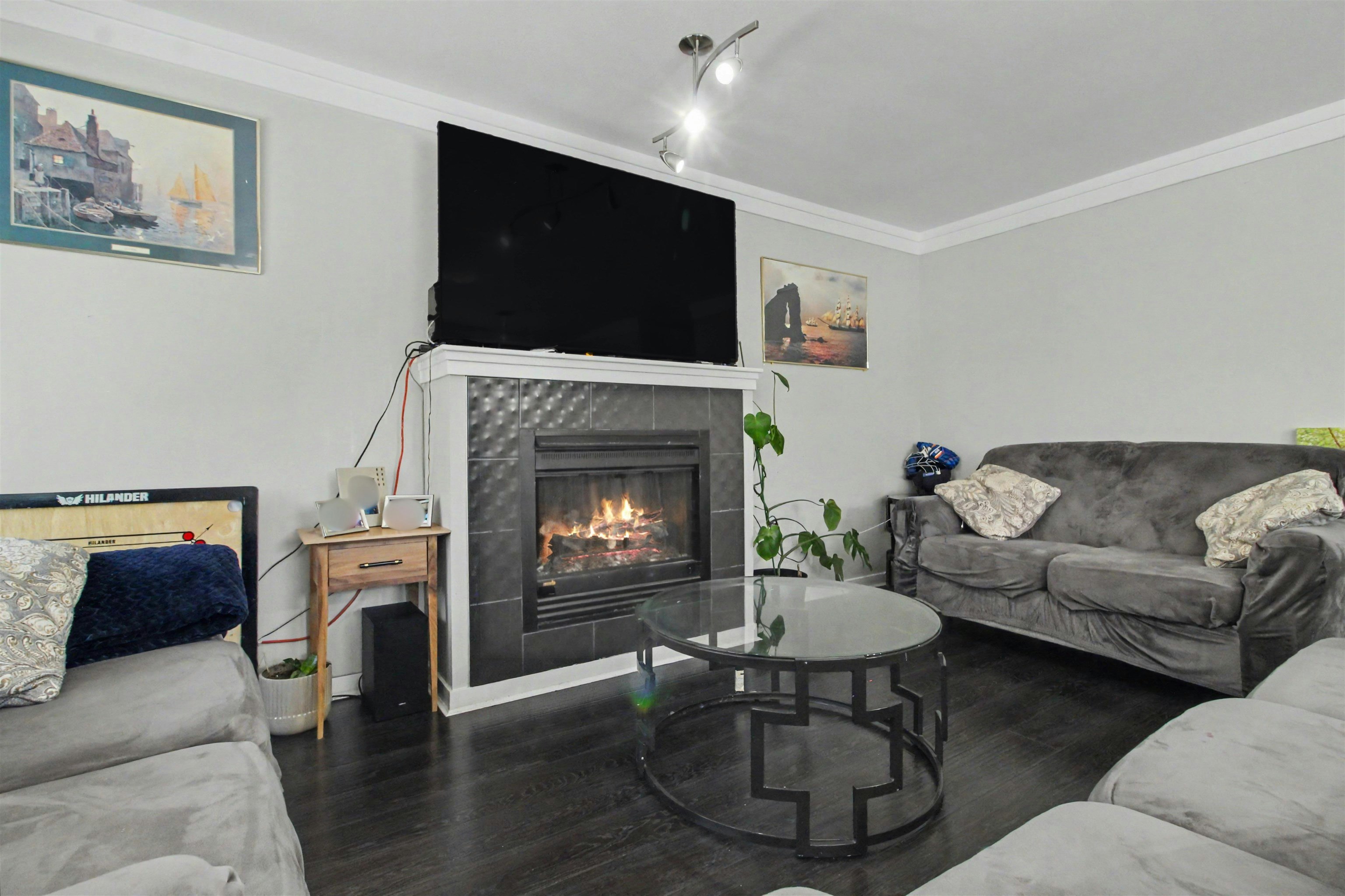 45-12711 64 Avenue - 2