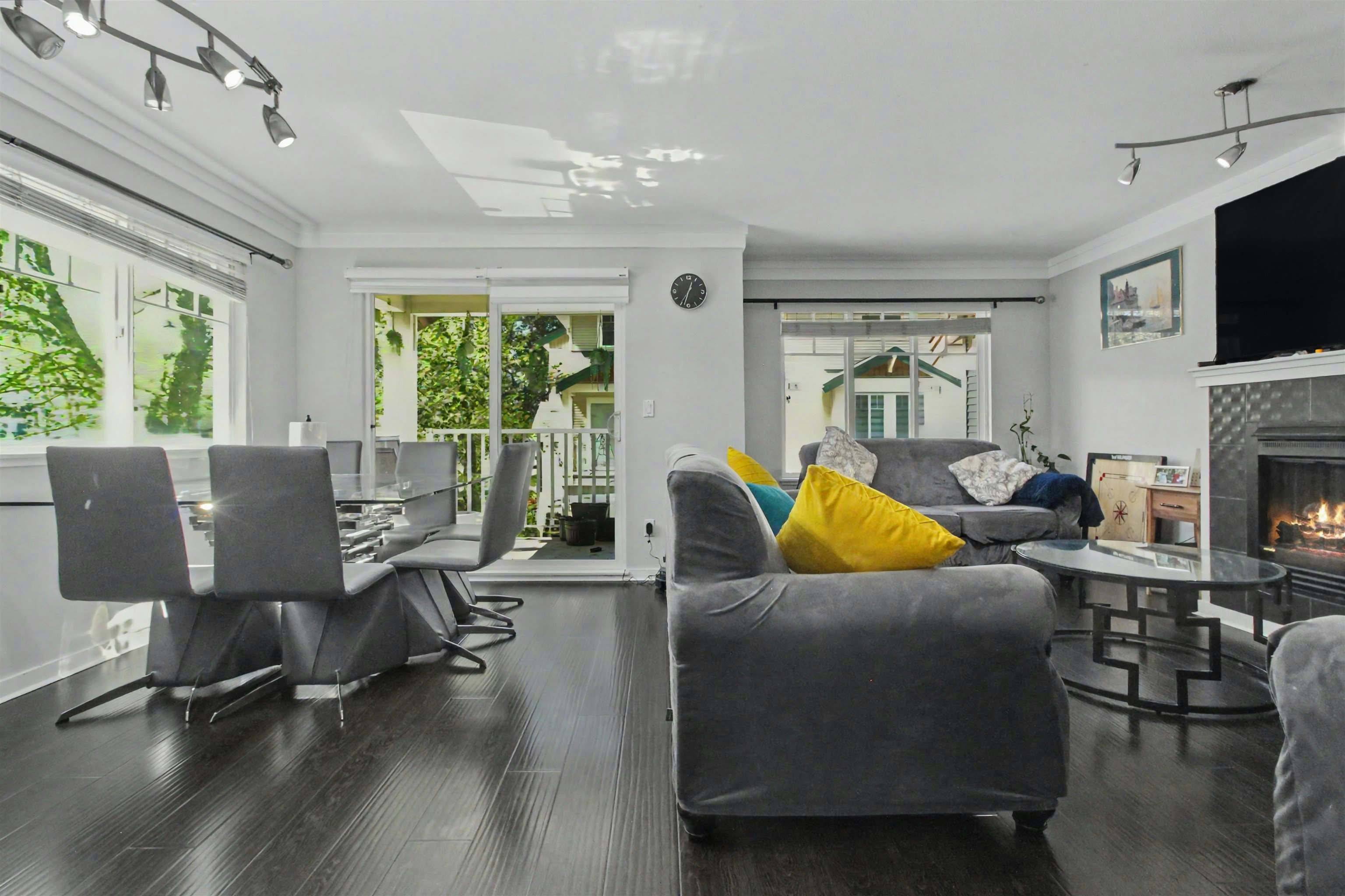 45-12711 64 Avenue - 3