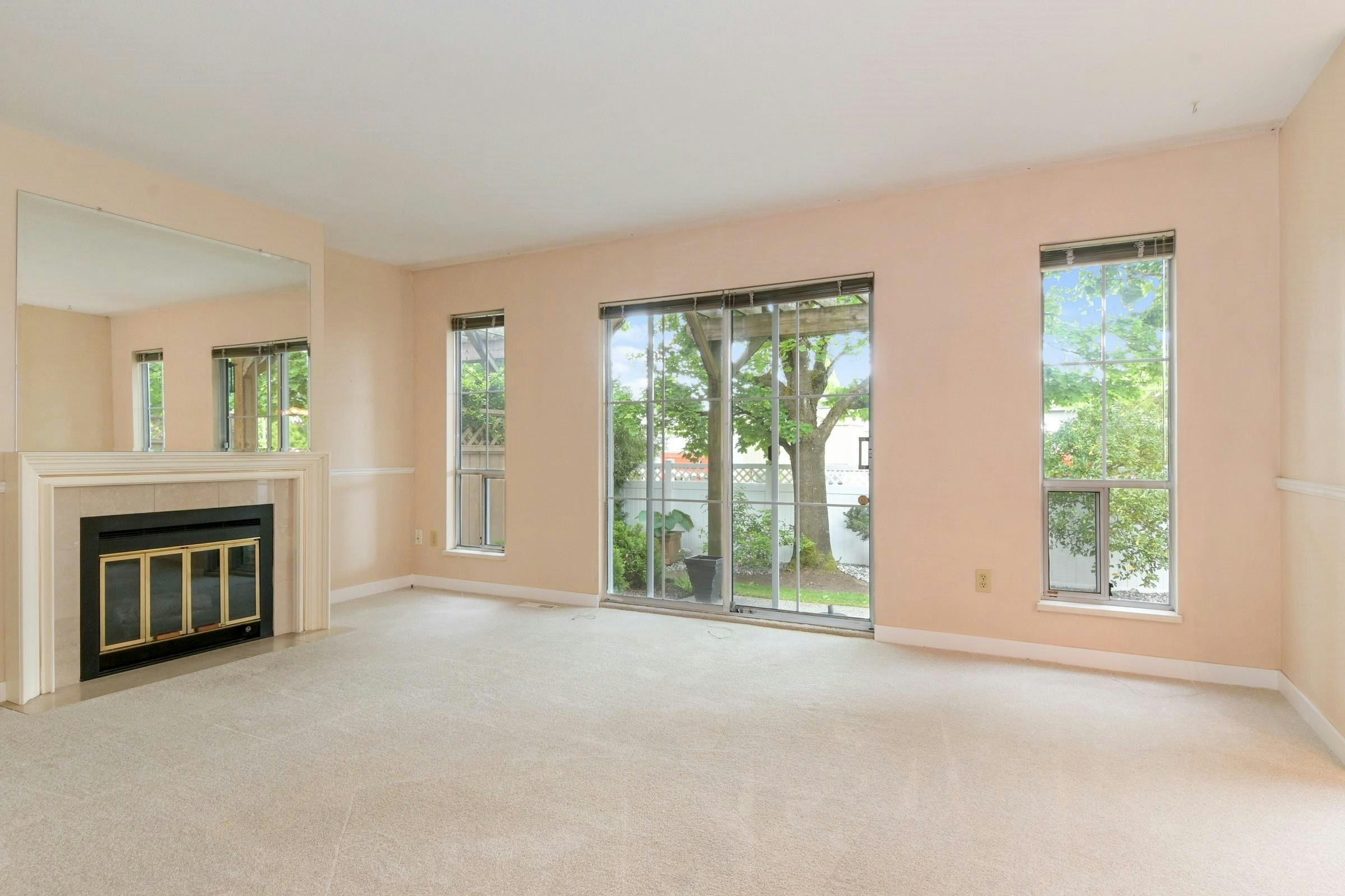 8-6140 192 Street, Surrey, BC, V3S 7V7 - 6