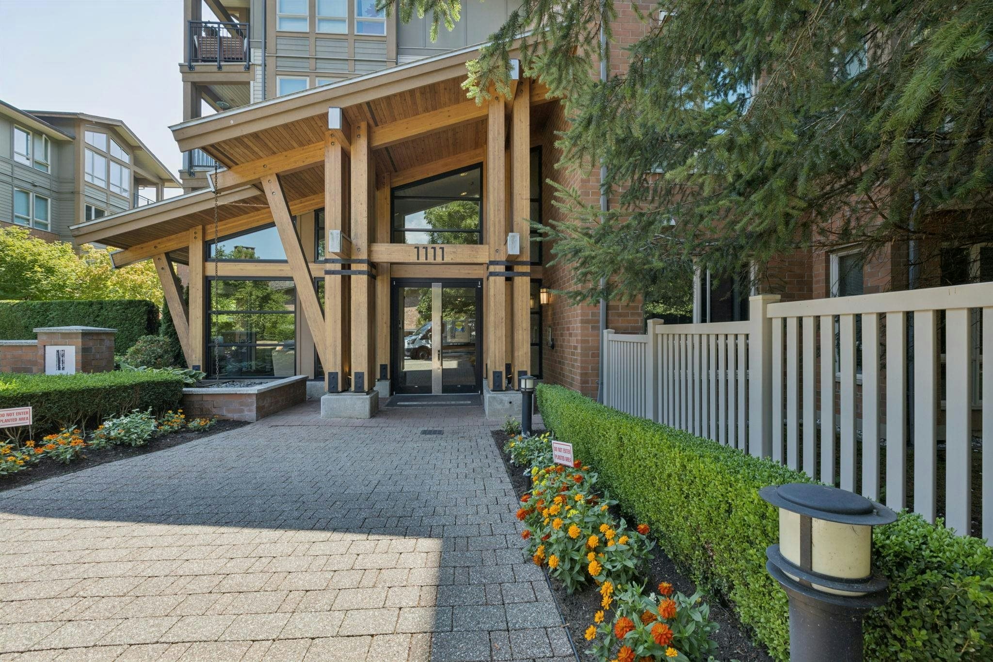 203-1111 E 27th Street, North Vancouver, BC, V7J 1S3