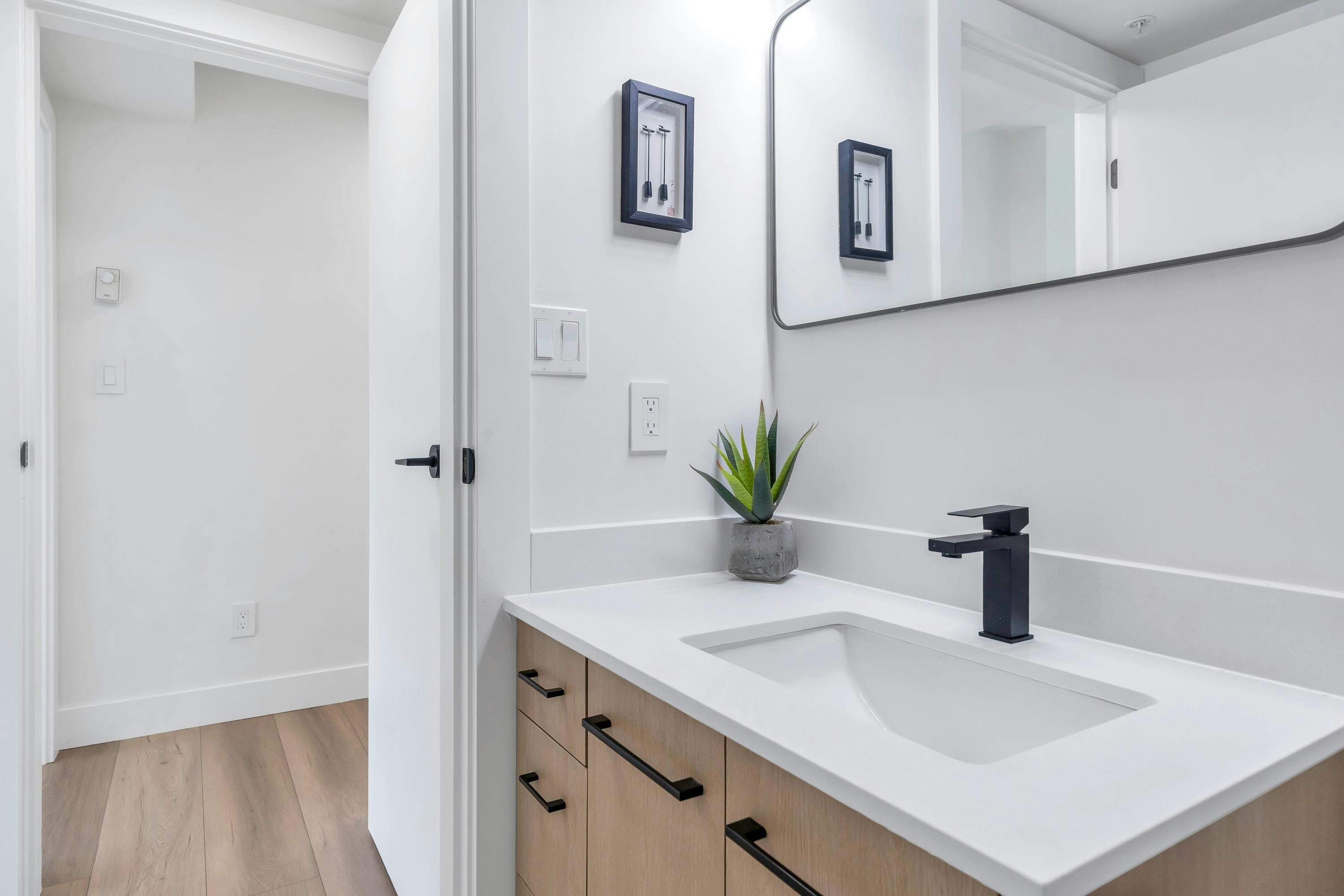 1001-2733 Chandlery Place, Vancouver, BC, V5S 4V3 - 23