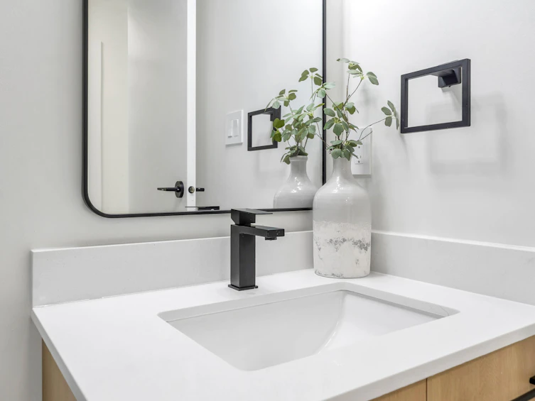 1001-2733 Chandlery Place, Vancouver, BC, V5S 4V3 - 21
