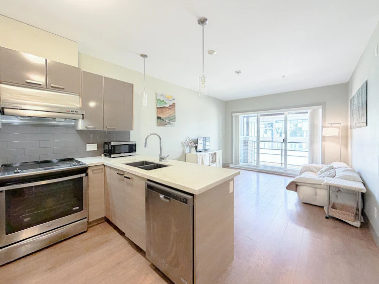 305-6875 Dunblane Avenue, Burnaby, BC, V5J 0G6 - 6