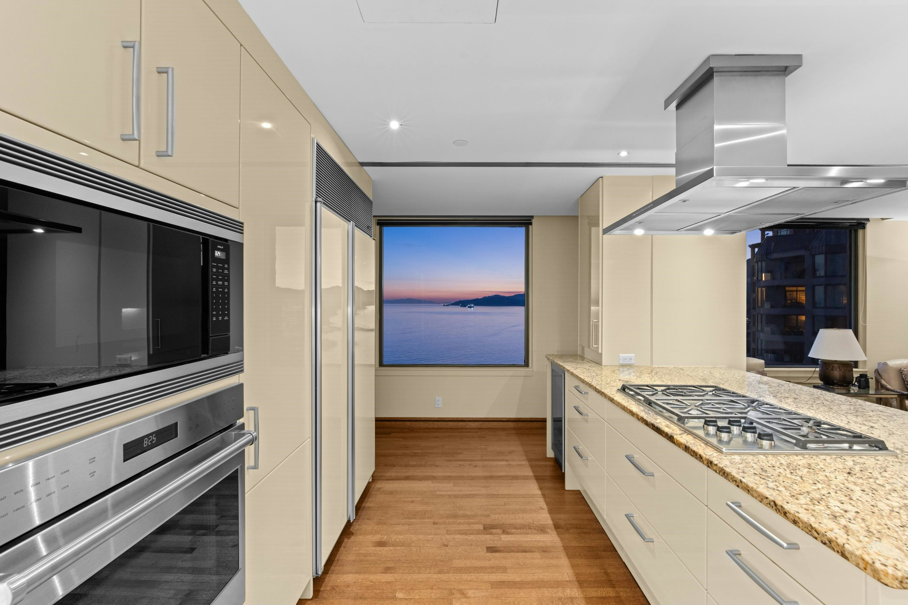 10-2250 Bellevue Avenue, West Vancouver, BC, V7V 1C6 - 8