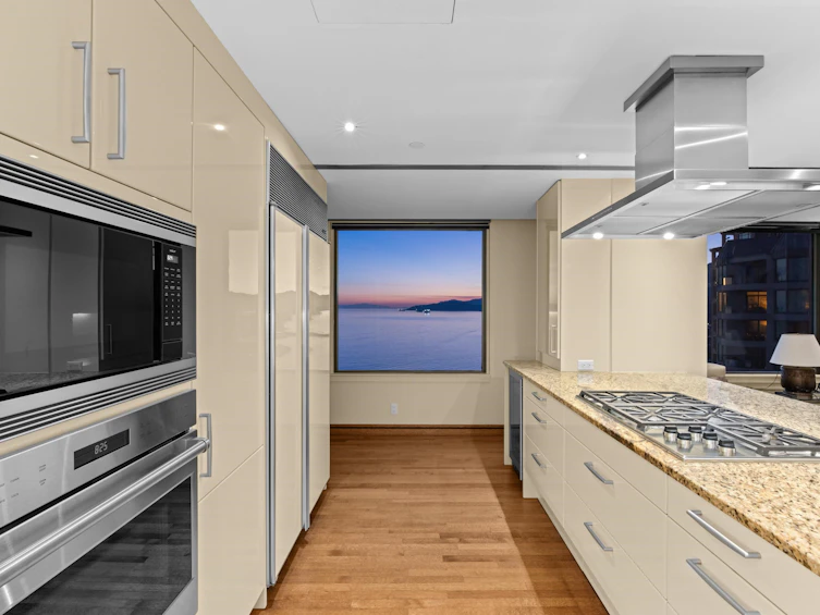 10-2250 Bellevue Avenue, West Vancouver, BC, V7V 1C6 - 8