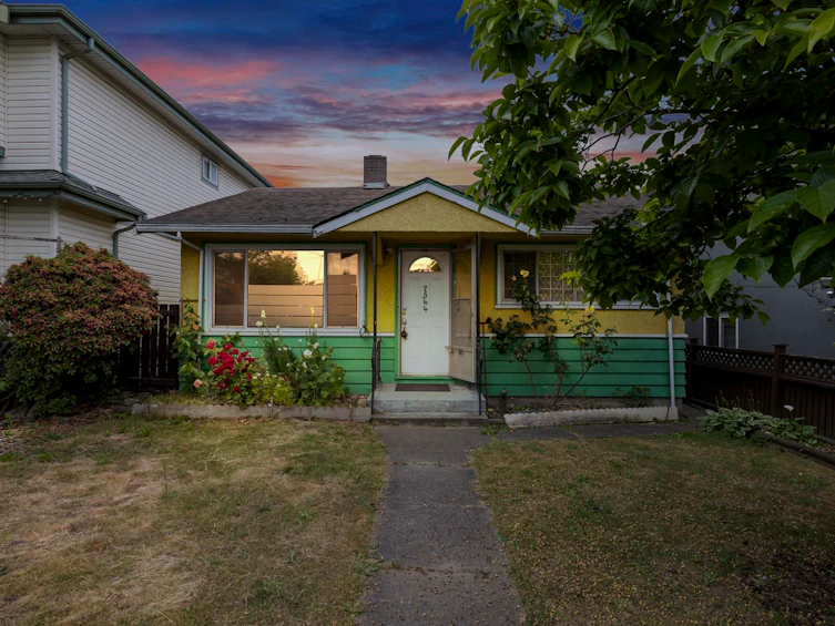7544 Main Street, Vancouver, BC, V5V 3R6 - 6