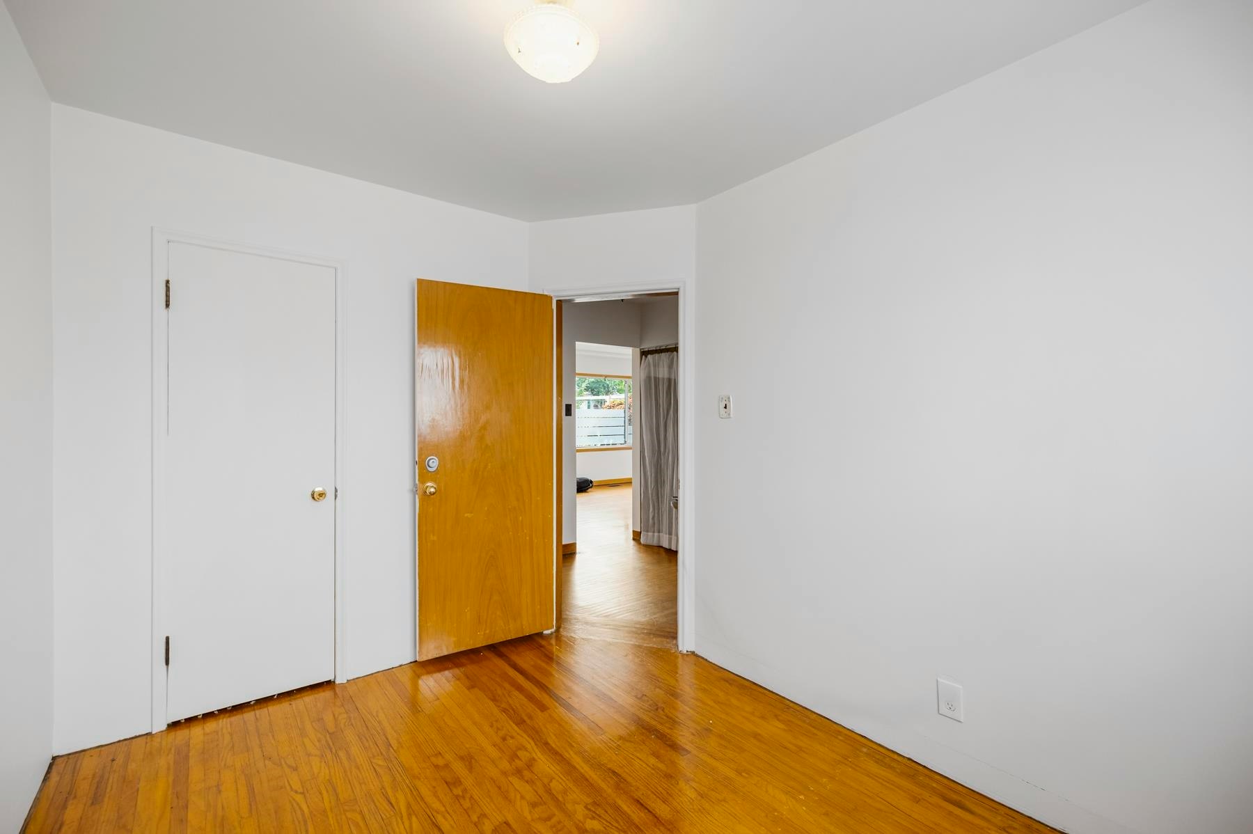 7544 Main Street, Vancouver, BC, V5V 3R6 - 25