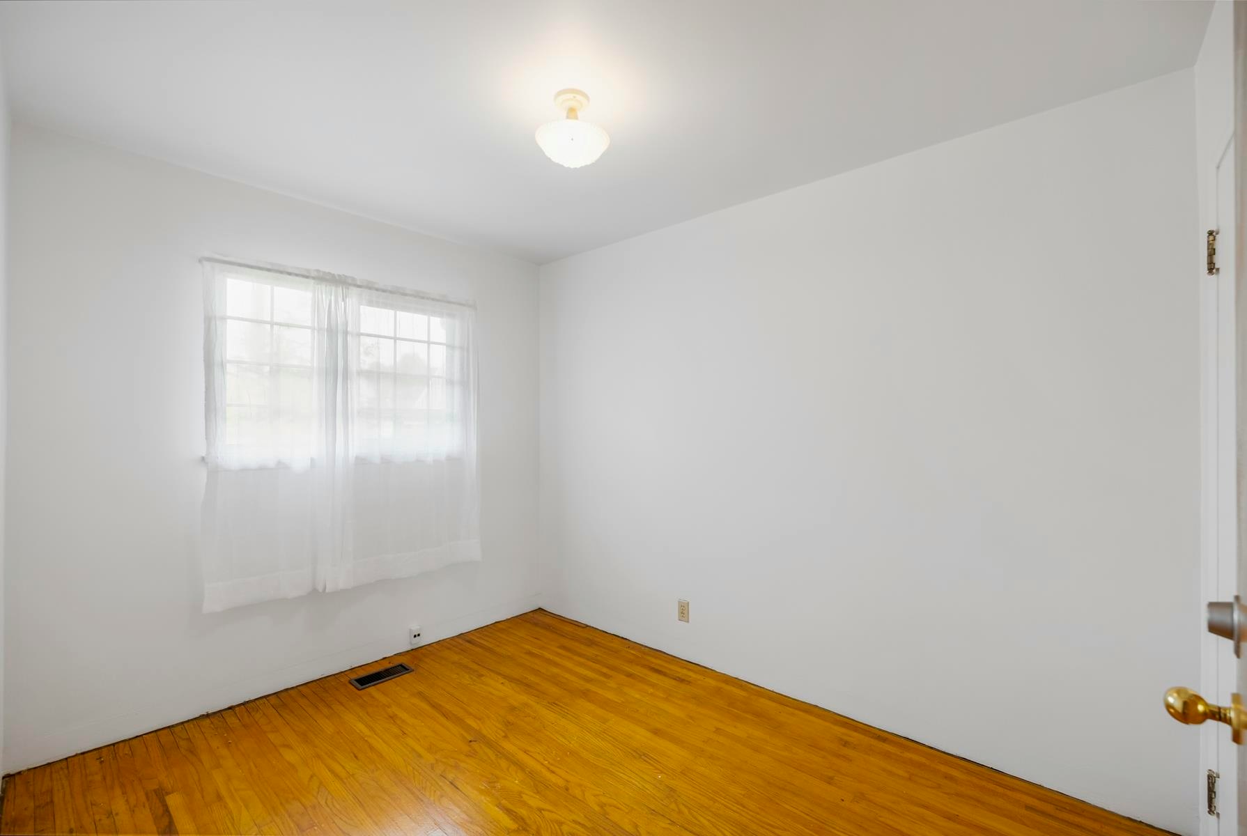 7544 Main Street, Vancouver, BC, V5V 3R6 - 27