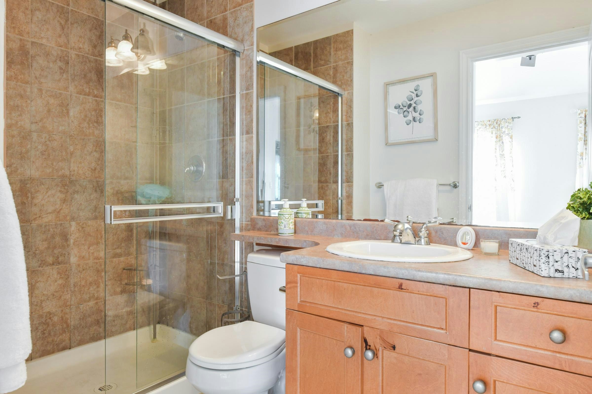18043 70 Avenue, Surrey, BC, V3S 6X3 - 18