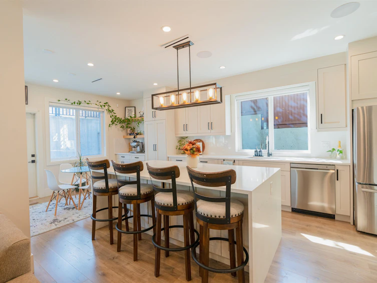 10362 125 Street, Surrey, BC, V3V 4Y7 - 10