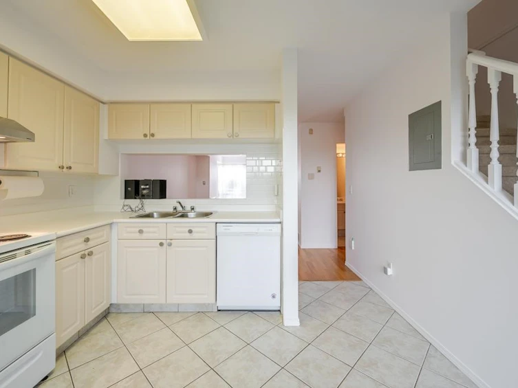 16-13713 72a Avenue, Surrey, BC, V3W 1K2 - 17