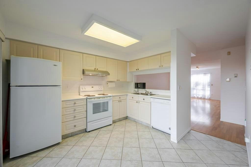 16-13713 72a Avenue, Surrey, BC, V3W 1K2 - 16