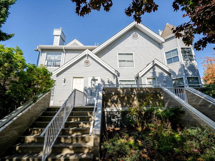 16-13713 72a Avenue, Surrey, BC, V3W 1K2
