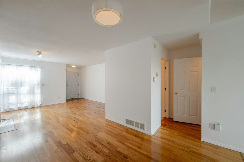 16-13713 72a Avenue, Surrey, BC, V3W 1K2 - 12