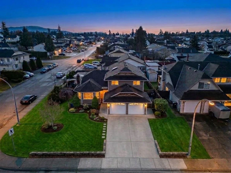 32066 Sorrento Avenue, Abbotsford, BC, V2T 5B7 - 3