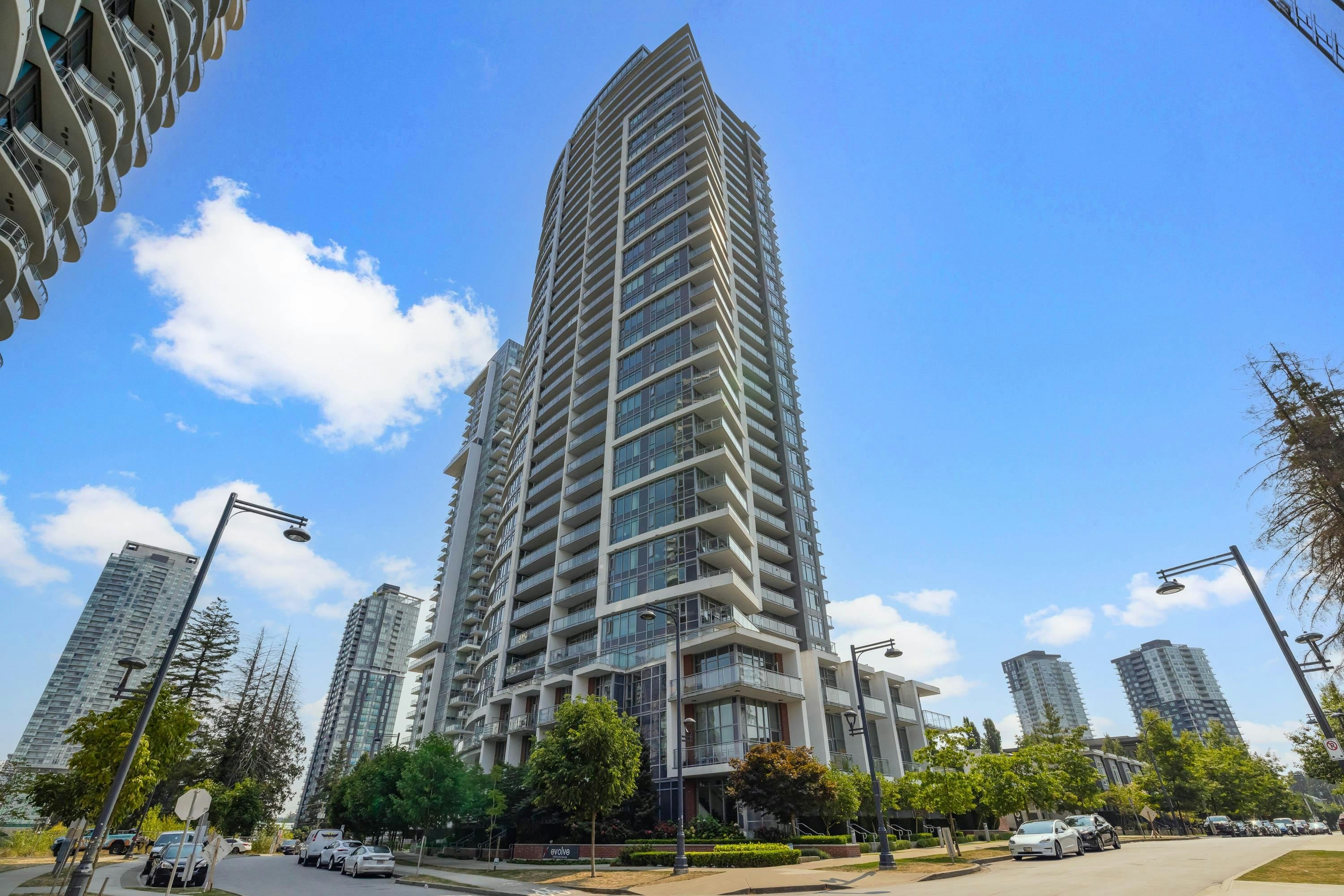 1201-13308 Central Avenue, Surrey, BC, V3T 0M4