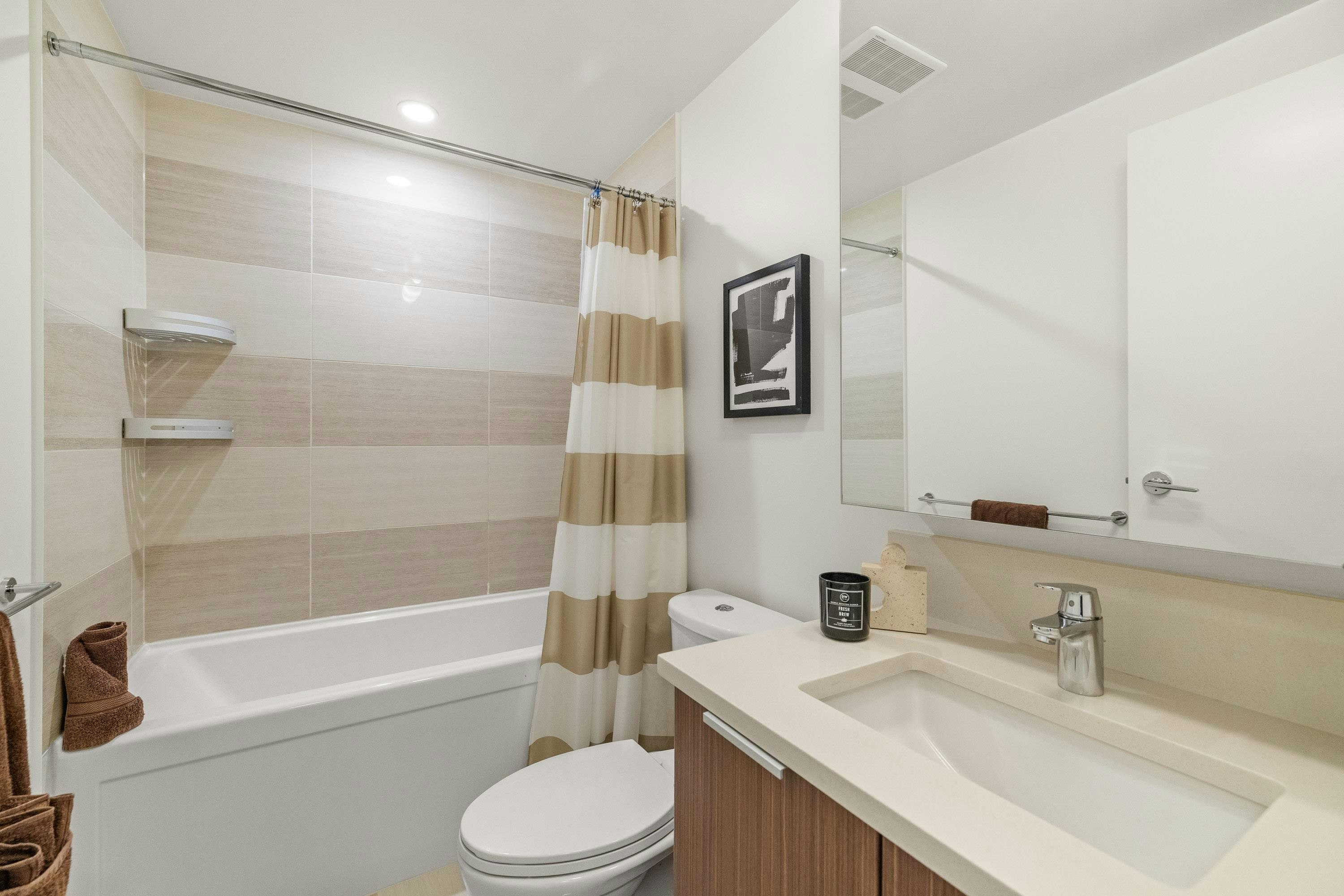 1201-13308 Central Avenue, Surrey, BC, V3T 0M4 - 12