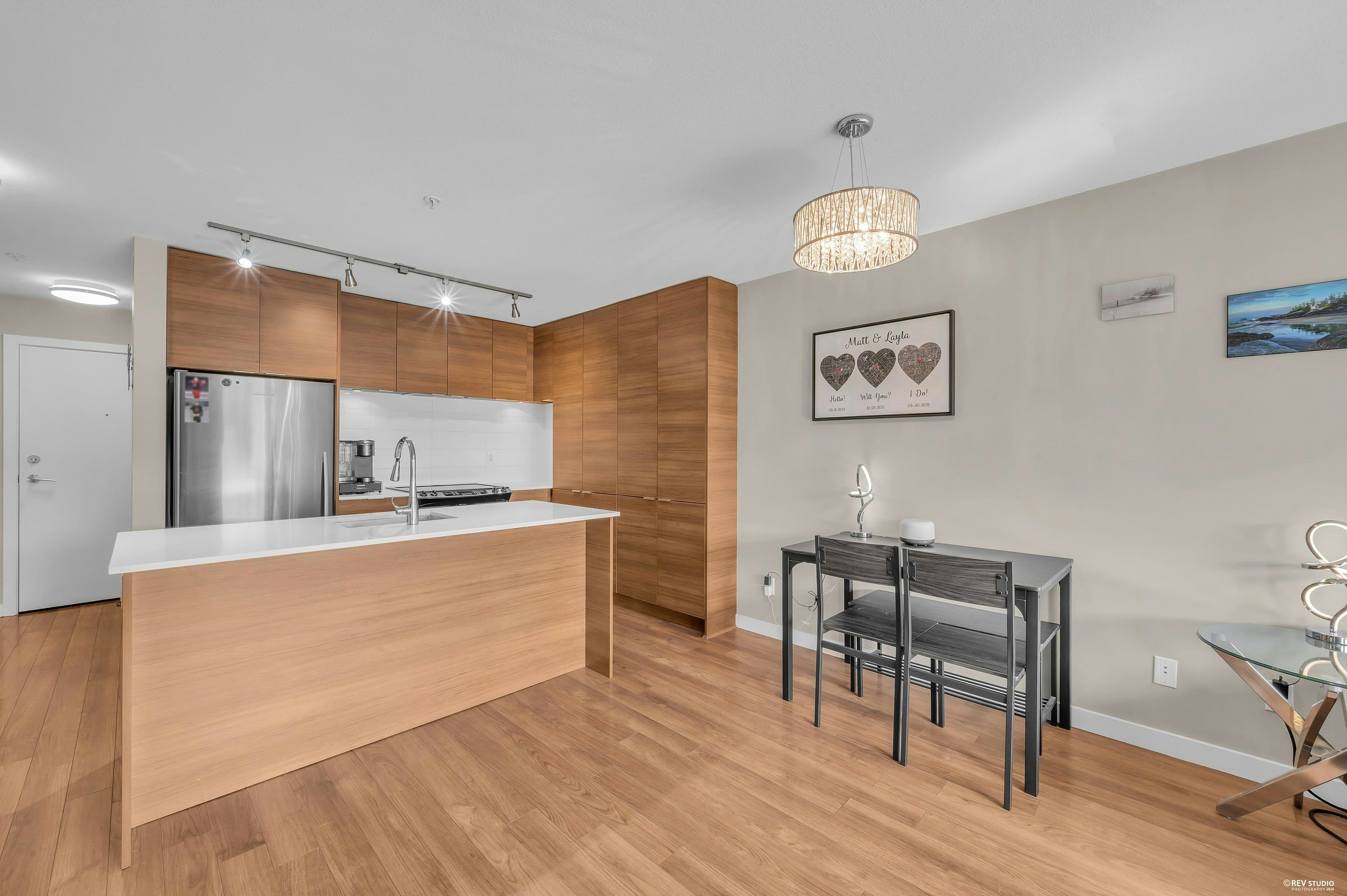 401-1677 Lloyd Avenue - 4